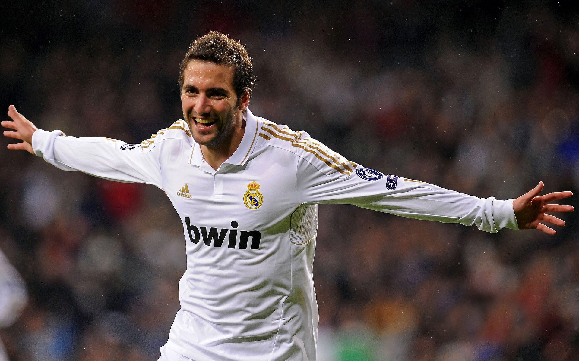 北非雄鹰力克北欧黑马,阿圭罗一锤定音书写传奇