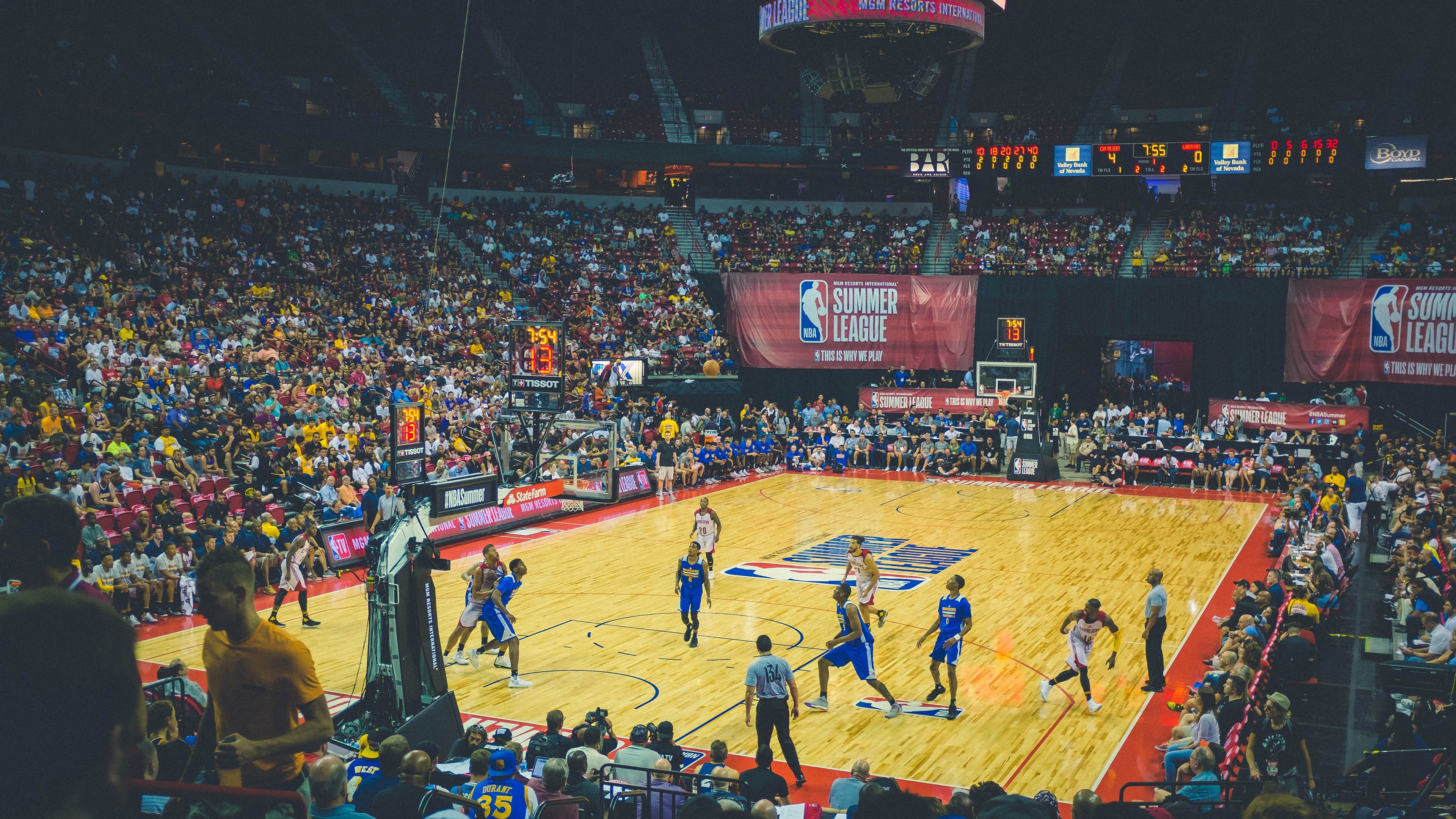 奥运周期关键战之夜，皮克关键回合不手软