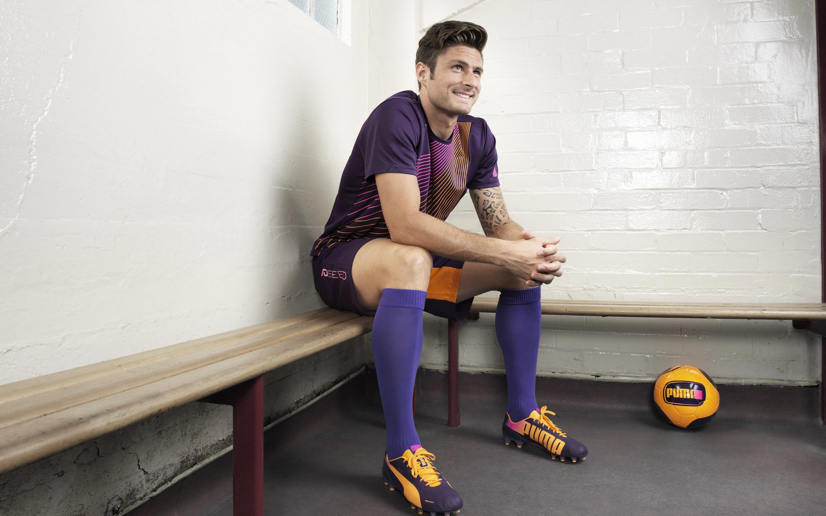 足球场上的轻取与乒乓球台的统治—体育竞技中的多维胜利叙事